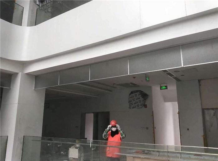 挡烟垂壁达到标准的安全设备